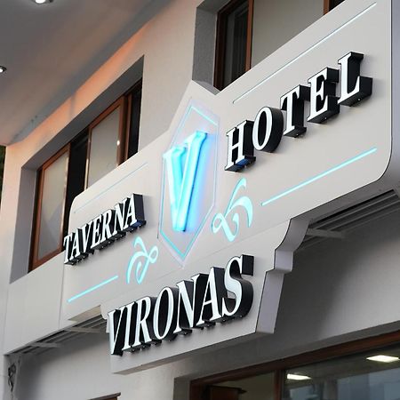 Vironas Hotel Himare Bagian luar foto