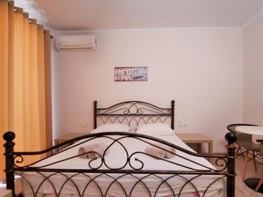 Vironas Hotel Himare Bagian luar foto