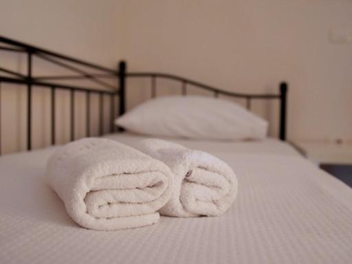 Vironas Hotel Himare Bagian luar foto