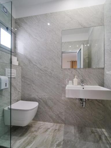 Vironas Hotel Himare Bagian luar foto