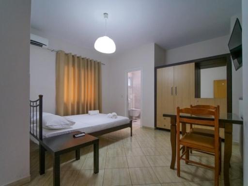 Vironas Hotel Himare Bagian luar foto